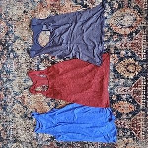 Lululemon tanktop lot